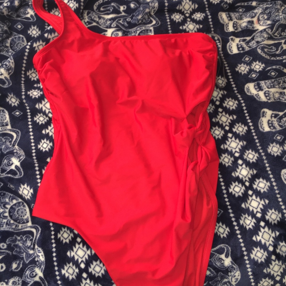 Red side shoulder one piece swimsuit